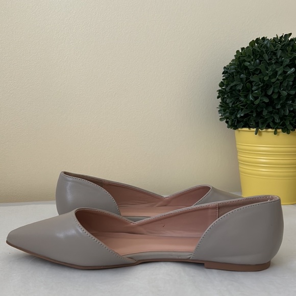 NWOT Flats - Picture 2 of 3